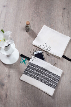 Old Diamond Hand Pouch