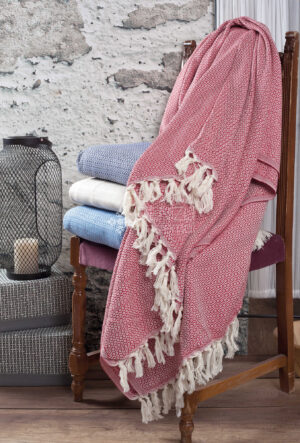 Piti Diamond Throw